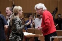 Englische Trompeterin Alison Balsom begleitet die Wiener Symphoniker unter der Leitung des russischen Dirigenten Dmitrij Kitajenko in der Philharmonie Köln (© Thomas Brill)