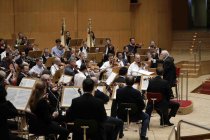 Argentinisch-Israelischer Dirigent Daniel Barenboim leitet die Wiener Philharmoniker in der Philharmonie Köln (&copy; Thomas Brill)