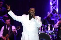 Der amerikanische Sänger Eric Conley gastiert mit The Barry White Experience - The Show in der Lanxess-Arena Köln (&copy; Thomas Brill)