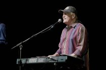 Amerikanische Rock-Band The Beach Boys gastierten auf ihrer "One Night All The Hits"-Tour in der Mitsubishi Electric Halle Düsseldorf (&copy; Thomas Brill)