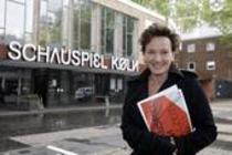 Intendantin Karin Beier und Rita Thiele stellen das Programm 2010/2011 für des Schauspiel Köln im Schauspielhaus Köln vor (© Thomas Brill)