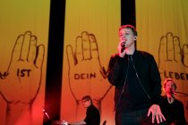 Deutsche Singer-Songwriter Tim Bendzko gastiert auf seiner "Am seidenen Faden - Unter die Haut"-Tour im Palladium Köln (© Thomas Brill)