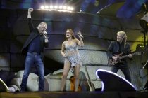 Deutsche Schlagersängerin Andrea Berg gastiert auf ihrer "Die Tournee des Jahres! Live 2017" in der Lanxess-Arena Köln (© Thomas Brill)