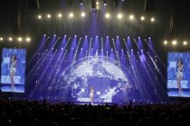 Deutsche Schlagersängerin Andrea Berg gastiert mit ihrem Programm "Die Tour 2025 - Party, Hits, Emotionen" in der Lanxess-Arena Köln (© Thomas Brill)