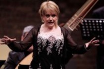 Italienische Sopranistin Gemma Bertagnolli eröffnet in Begleitung der Harmonie Universelle unter der Leitung von Florian Deuter das "3. Kölner Fest für Alte Musik" in den Balloni-Hallen Köln (© Thomas Brill)