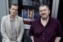 Deutscher Autor Rüdiger Bertram und der deutsche Schauspieler Dietmar Bär vor der Lesung von "Tatort Kinderknast" im Literaturhaus Köln (© Thomas Brill)