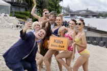Der Musical-Krimi "Bikini Skandal" gastiert ab dem 01. August täglich in der Volksbühne am Rudolfplatz in Köln (© Thomas Brill)
