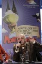 Pressekonferenz des Monty Python-Musicals SPAMALOT, das am 25. Januar 2009 im Musical Dome Köln seine Deutschlandpremiere feiern wird (© Thomas Brill)