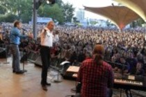 Kölner Mundart-Musikgruppe Bläck Fööss gastieren auf ihrer "Alles für die Liebe..."-Tour Open Air am Tanzbrunnen Köln (© Thomas Brill)