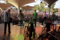 Kölner Mundart-Musikgruppe Bläck Fööss gastiert auf ihrer "40 Jahre Bläck Fööss"-Tour am Tanzbrunnen Köln (&copy; Thomas Brill)