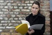 Deutsche Dirigentin Susanne Blumenthal gastierte mit  EOS Kammerorchester Köln in Begleitung des Trompeters Markus Stockhausen am 27. Februar 2009 im Altenberg Hof, Köln-Nippes  (&copy; Thomas Brill)