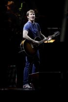 Britische Singer/Songwriter James Blunt gastierte auf seiner "The Stars Beneath My Feet"-Tour in der Lanxess-Arena Köln (© Thomas Brill)