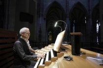 Deutsche Organist Winfried Bönig und Sängerin Elvira Bill gastieren in Begleitung des Vokalensemble Kölner Dom unter der Leitung von Eberhard Metternich anlässlich des 100. Todestag vom Max Reger im Dom zu Köln (© Thomas Brill)