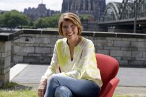 Deutsche Fernsehmoderatorin Bettina Böttinger feiert 10 Jahre Kölner Treff und 60 Jahre Bettina Böttinger auf der Hohenzollernbrücke Köln (© Thomas Brill)