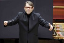Russische Dirigent Andrey Boreyko leitet das Gürzenich-Orchester Köln in Begleitung der russischen Pianistin Anna Vinnitskaya in der Kölner Philharmonie (© Thomas Brill)
