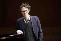 Britische Tenor Ian Bostridge gastiert in Begleitung des britischen Pianisten Julius Drake in der Kölner Philharmonie (&copy; Thomas Brill)