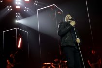 Deutsche Sänger Andreas Bourani gastiert auf seiner "Hey"-Tour in der Lanxess-Arena Köln (© Thomas Brill)
