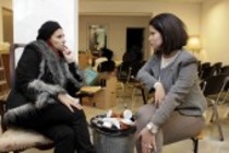 Tunesische Regisseurin Mariam Bousselmi und Libanesische Schauspielerin Christine Choueiri im Interview über die  Performance "Odette", die sie beim GLOBALIZE:COLOGNE am 18. November 2012 in der Freihandelszone, Köln aufführen werden (© Thomas Brill)