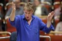 Schottischer Dirigent Douglas Boyd leitet das Gürzenich-Orchester Köln in der Philharmonie Köln (© Thomas Brill)