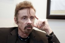 Amerikanische Schriftsteller T.C. Boyle im Interview über seinen neuen Roman "Hart auf hart" im Wasserturm Hotel Köln (© Thomas Brill)