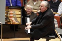 Amerikanisch-israelischer Pianist Yefim Bronfman gastiert in Begleitung des Israel Philharmonic Orchestra unter der Leitung des israelischen Dirigenten Lahav Shani in der Philharmonie Köln (&copy; Thomas Brill)