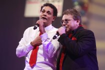 Deutsche Sänger Micky Brühl gastiert mit seiner Band beim "11. im 11.-Immer wieder kölsche Lieder" in der Lanxess-Arena Köln (© Thomas Brill)