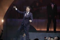 Kanadischer Jazz-Sänger Michael Bublé gastiert auf seiner "Love"-Tour in der Lanxess-Arena Köln (© Thomas Brill)