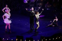 Das Musical "Cabaret" mit dem deutsche Chansonnier Tim Fischer gastiert vom 30. Juli bis 04. August 2024 im Rahmen des 35. Kölner Sommerfestivals in der Kölner Philharmonie (&copy; Thomas Brill)