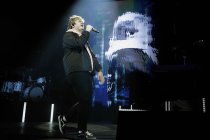 Schottischer Sänger Lewis Capaldi gastiert auf seiner "Divinely Uninspired to a Hellish Extent"-Tour im Palladium Köln (© Thomas Brill)