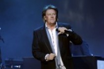 Südafrikanischer Schlagersänger Howard Carpendale gastiert auf seiner "Das alles bin ich"-Tour in der Lanxess-Arena Köln (© Thomas Brill)