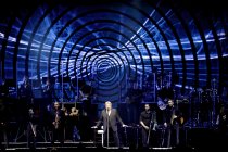 Südafrikanischer Schlagersänger Howard Carpendale gastiert auf seiner "50 Jahre - Die Show meines Lebens"-Tour in der Lanxess-Arena Köln (&copy; Thomas Brill)