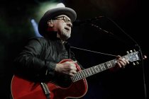Britische Musiker Paul Carrack gasiert auf seiner "Soul Shadows"-Tour im Theater am Tanzbrunnen Köln (© Thomas Brill)