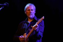 Britische Musiker Paul Carrack gasiert auf seiner "Soul Shadows"-Tour im Theater am Tanzbrunnen Köln (© Thomas Brill)