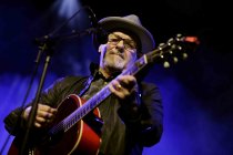 Britische Musiker Paul Carrack gasiert auf seiner "Soul Shadows"-Tour im Theater am Tanzbrunnen Köln (© Thomas Brill)