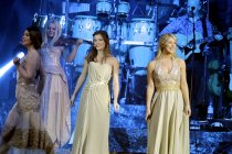 Irisches Folk- und Pop-Ensemble Celtic Woman gastiert auf ihrer "10th Anniversary Celebration"-Tour in der Mitsubishi Electric Halle Düsseldorf (© Thomas Brill)