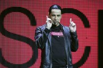Deutscher Komiker und Kabarettist Bülent Ceylan gastiert mit seinem Programm "Luschtobjekt" in der Lanxess-Arena Köln (© Thomas Brill)