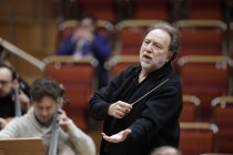 Italienischer Dirigent Riccardo Chailly leitet das Orchestra Filarmonica della Scala in der Kölner Philharmonie (© Thomas Brill)