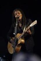 Amerikanische Sängerin und Songschreiberin Tracy Chapman gastiert auf ihrer "Our Bright Future"-Tour am Tanzbrunnen Köln (© Thomas Brill)
