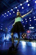 Schottische Elektropop-Band Chvrches gastiert auf ihrer "Love Is Dead"-Tour in der Live Music Hall Köln (&copy; Thomas Brill)