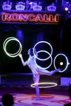 Circus Roncalli's "50 Jahre Roncalli"-Jubiläumstournee auf dem Neumarkt in Köln (&copy; Thomas Brill)