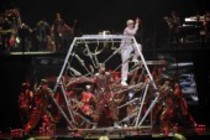 Französische Zirkus Cirque du Soleil gastiert mit seinem Programm "Michael Jackson The Immortal World Tour" in der Lanxess-Arena Köln (© Thomas Brill)