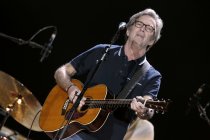 Englische Blues-Sänger und Gitarrist Eric Clapton gastiert auf seiner "Old Sock"-Tour in der Arena Oberhausen (© Thomas Brill)