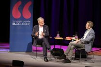 Britische Historiker Sir Christopher Clark und der deutsche Journalist Joachim Frank diskutieren über über Clarks Werk "Frühling der Revolution" im Rahmen der lit.Cologne Spezial im Klaus-von-Bismarck-Saal im Funkhaus Köln (© Thomas Brill)