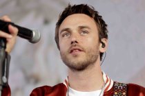 Deutscher Sänger Thomas Hübner alias Clueso gastierte auf seiner "Sommer"-Tour Open Air am Tanzbrunnen Köln (&copy; Thomas Brill)