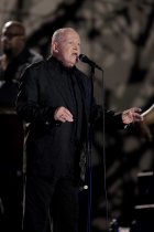 Britische Rock- und Blues-Sänger Joe Cocker gastiert auf seiner "Fire it up"-Tour in der Lanxess-Arena Köln (© Thomas Brill)