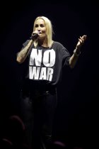 Deutsche Popsängerin Sarah Connor gastiert auf ihrer "Herz Kraft Werke"-Tour in der Lanxess-Arena Köln (© Thomas Brill)