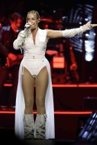 Deutsche Popsängerin Sarah Connor präsentiertihr neues Album "Freigeistin" auf ihrer "Arena"-Tour in der Lanxess-Arena Köln (&copy; Thomas Brill)
