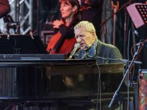 Italienische Liedermacher Paolo Conte gastiert auf seiner "In Concerto"-Tour auf dem Roncalliplatz in Köln (© Thomas Brill)