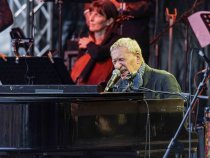 Italienische Liedermacher Paolo Conte gastiert auf seiner "In Concerto"-Tour auf dem Roncalliplatz in Köln (© Thomas Brill)
