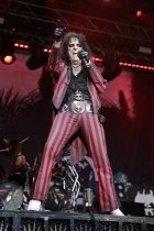 Amerikanische Rockmusiker Alice Cooper gastiert auf seiner "Theatre Of Death"-Tour auf dem Kunst!Rasen Gronau Bonn (&copy; Thomas Brill)